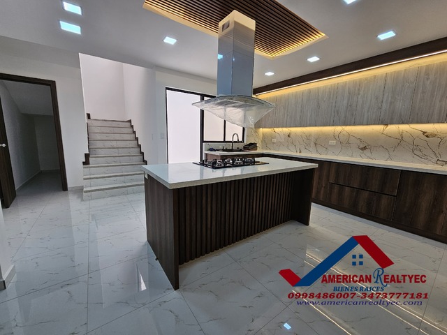 #Cod. 1043 - Casa para Venta en Azogues - F - 2